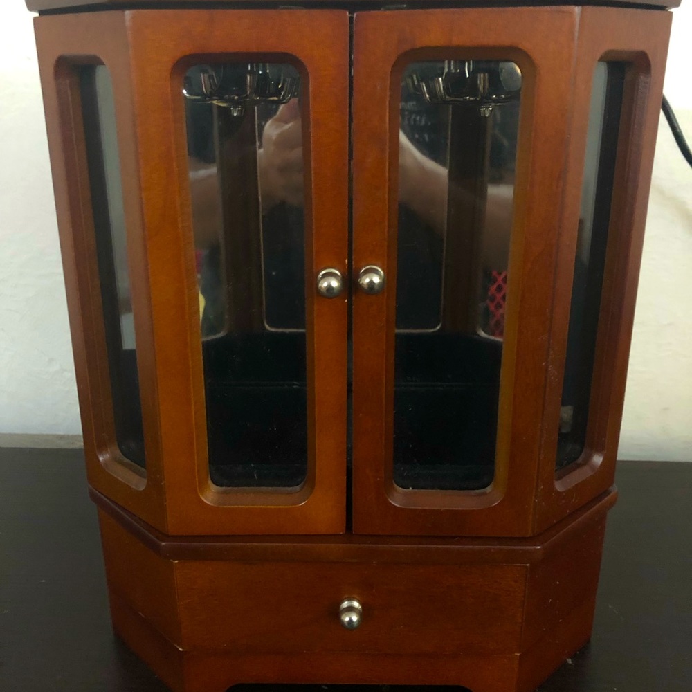 Wooden jewelry case